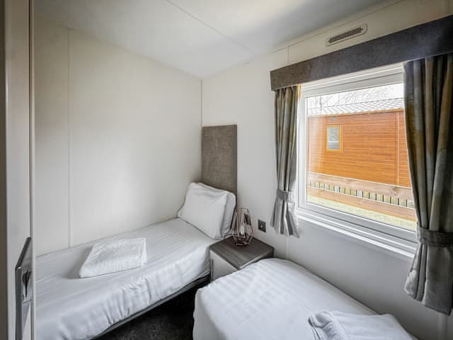 Twin bedroom | Phoenix - Felmoor Cabin Escapes, Morpeth