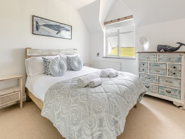 Twin bedroom | Lower Hendra Cottage, Port Isaac