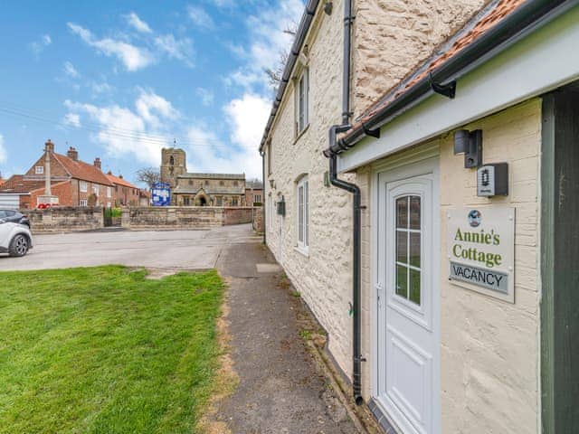 Exterior | Annie&rsquo;s Cottage, Bempton