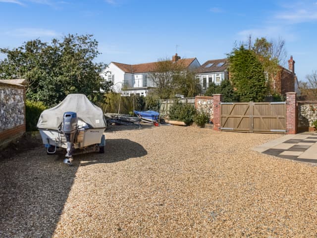 Driveway | Sanderlings, Brancaster