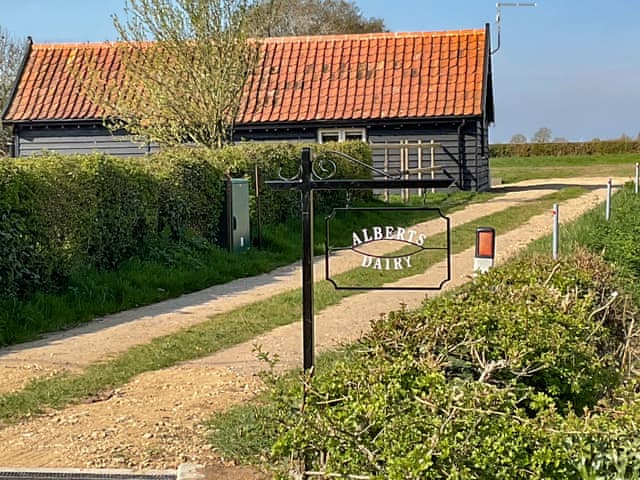 Exterior | Alberts Dairy, Wingfield, near Diss