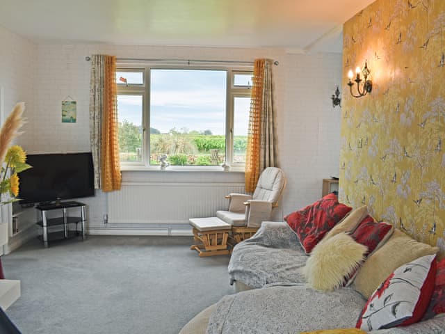 Living area | Outer Reach Cottage, St Osyth, near Clacton on Sea