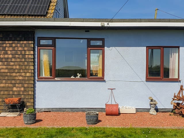 Exterior | Outer Reach Cottage, St Osyth, near Clacton on Sea