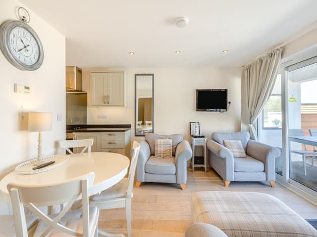 Open plan living space | 5 Curlew, The Cove, Brixham