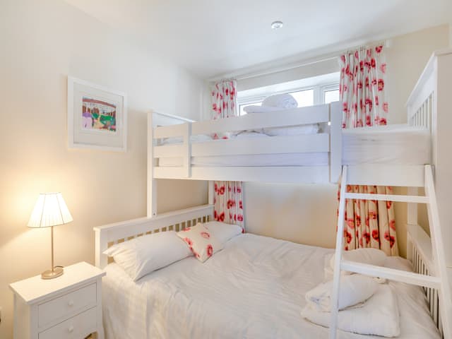 Bunk bedroom | 5 Curlew, The Cove, Brixham