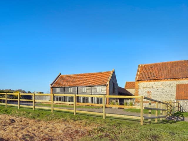 Exterior | Oak Barn, Metton