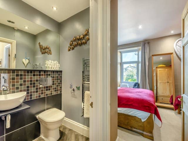 Shower room | Slate Cottage, Windermere