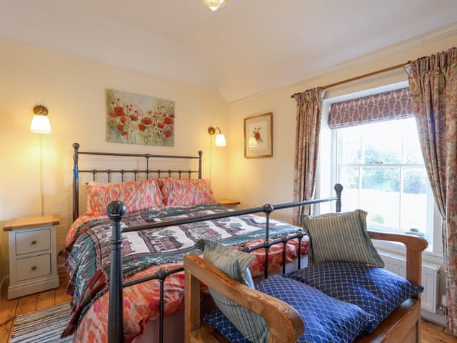 Double bedroom | September Cottage, Lechlade-on-Thames