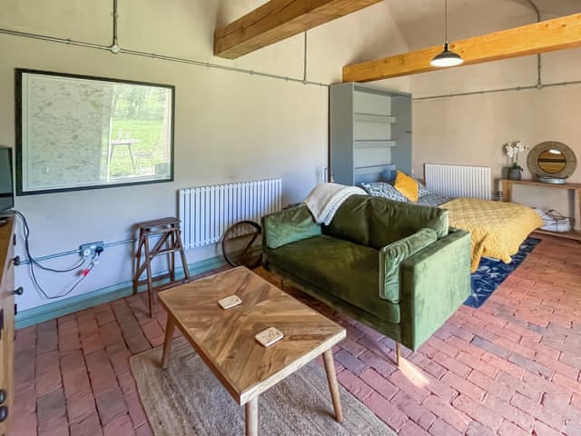 Open plan living space | Lincoln Reds Lookout, South Ormsby