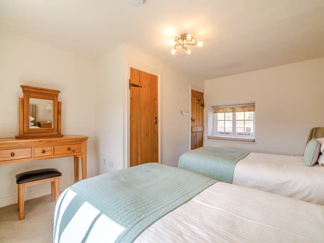 Twin bedroom | Manor House Farm - Country Cottage Holidays, Troutsdale near Scarborough
