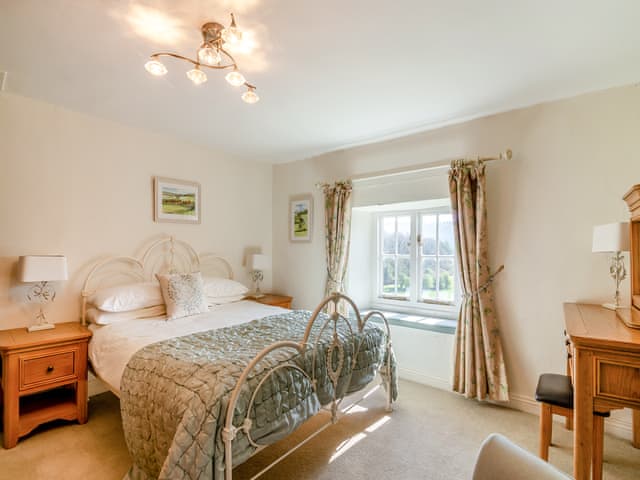 Double bedroom | Manor House Farm - Country Cottage Holidays, Troutsdale near Scarborough