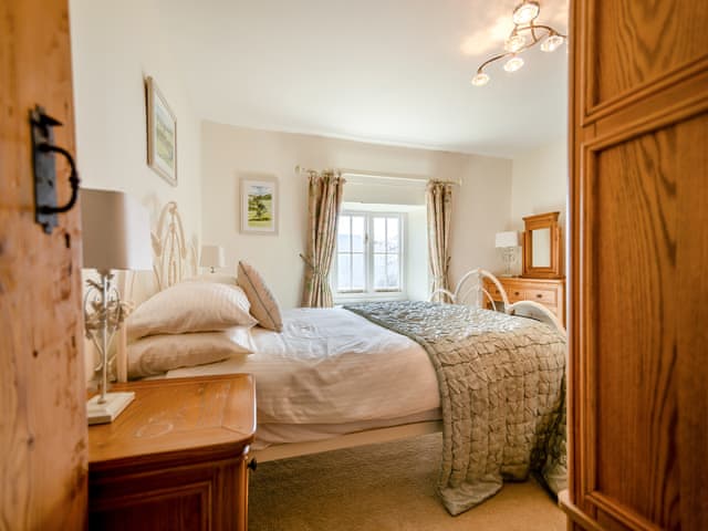 Double bedroom | Manor House Farm - Country Cottage Holidays, Troutsdale near Scarborough