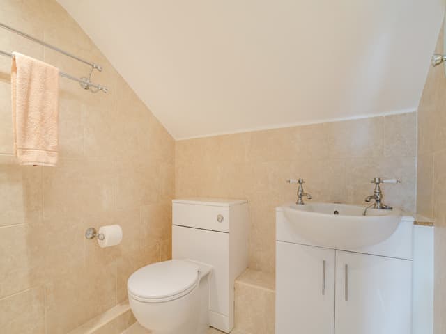 Bathroom | Manor House Farm - Country Cottage Holidays, Troutsdale near Scarborough