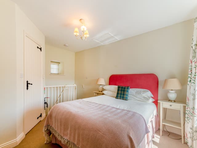 Double bedroom | Manor House Farm Cottage - Country Cottage Holidays, Troutsdale near Scarborough
