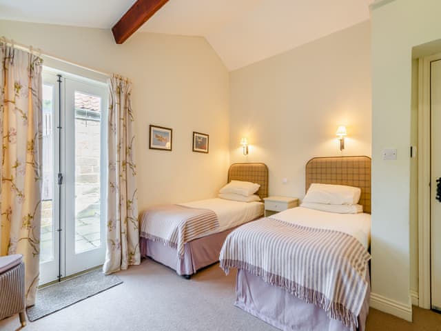 Twin bedroom | Manor House Farm Cottage - Country Cottage Holidays, Troutsdale near Scarborough