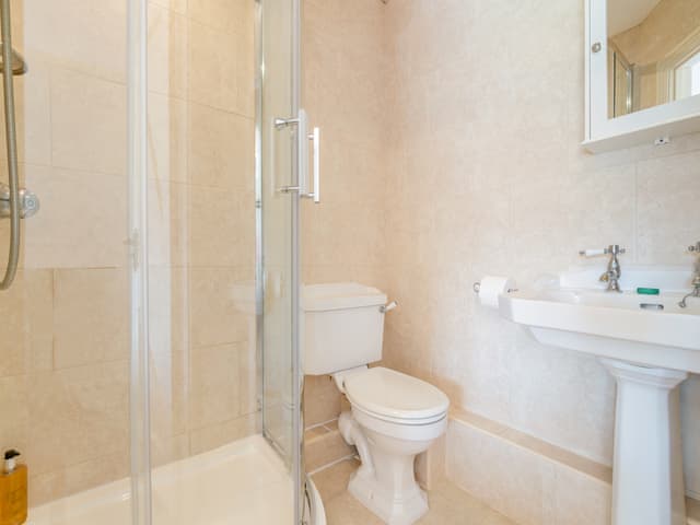 Bathroom | Manor House Farm Cottage - Country Cottage Holidays, Troutsdale near Scarborough