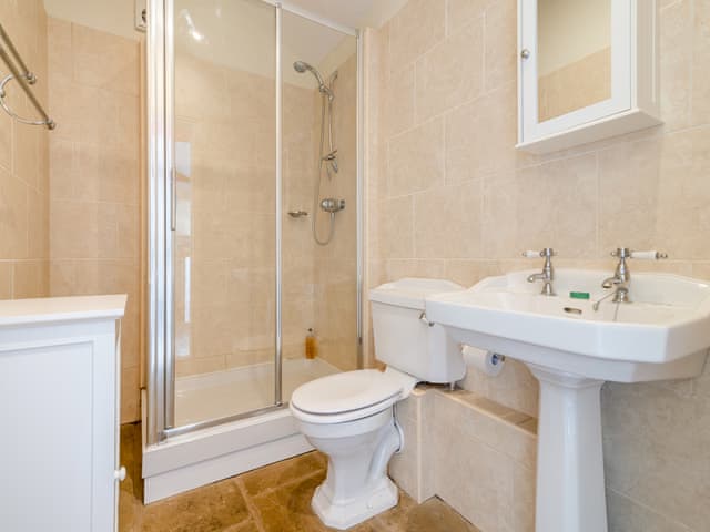 Bathroom | Manor House Farm Cottage - Country Cottage Holidays, Troutsdale near Scarborough
