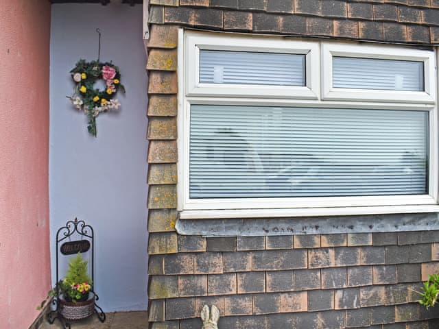 Exterior | Outer Reach Cottage, St Osyth, near Clacton on Sea