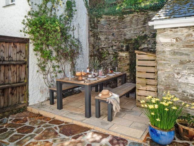 Sitting-out-area | Porthgate, Portscatho