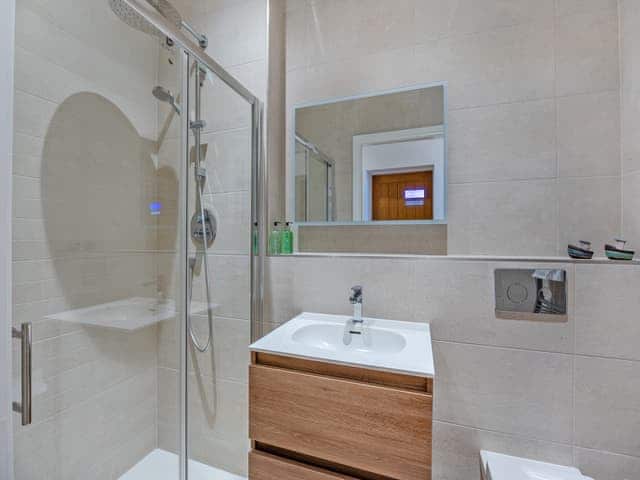 Shower room | Sea View 9, Whitby