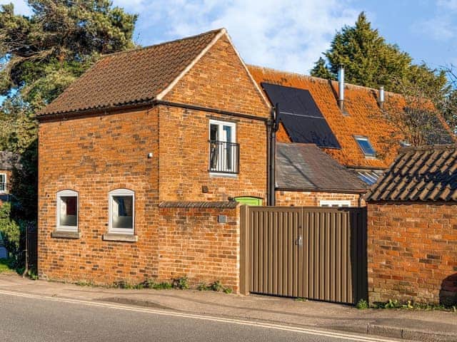 a gated courtyard provides security and privacy | The Coach House, Southwell