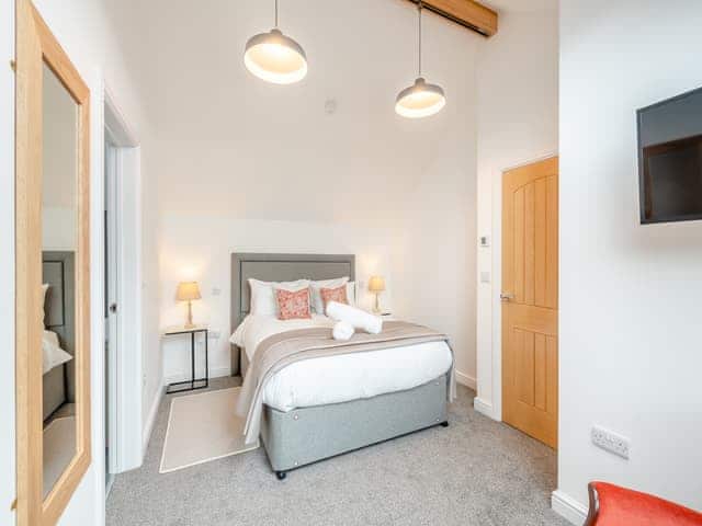 Double bedroom | The Dairy - Devon Farm Holidays, Crediton