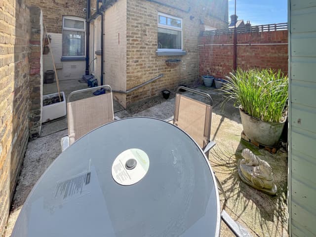 Sitting-out-area | Newington House, Ramsgate