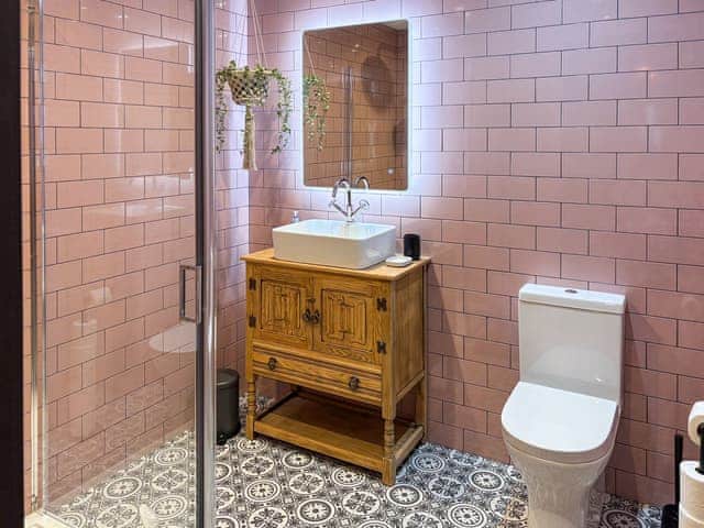 En Suite Shower Room | The Hideaway, Yarmouth