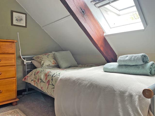 Single bedroom | Trenay Barn Cottage, St Neot, near Liskeard
