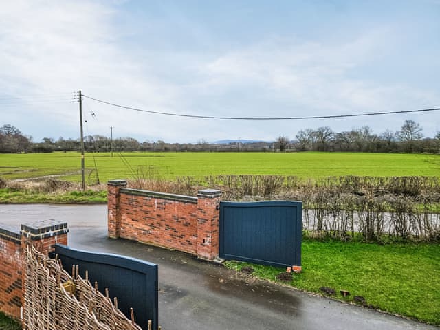 Exterior | The Little House - Barn Escapes, Stapleton