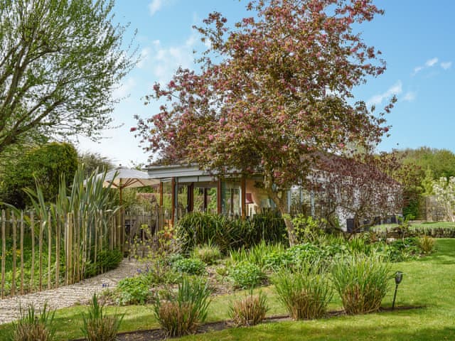 Surrounding area | Lomond Cottage, Garsington