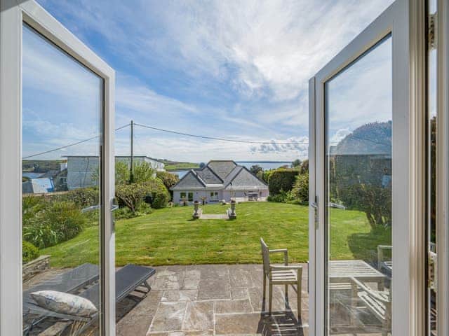 Patio | Highlands, St Mawes