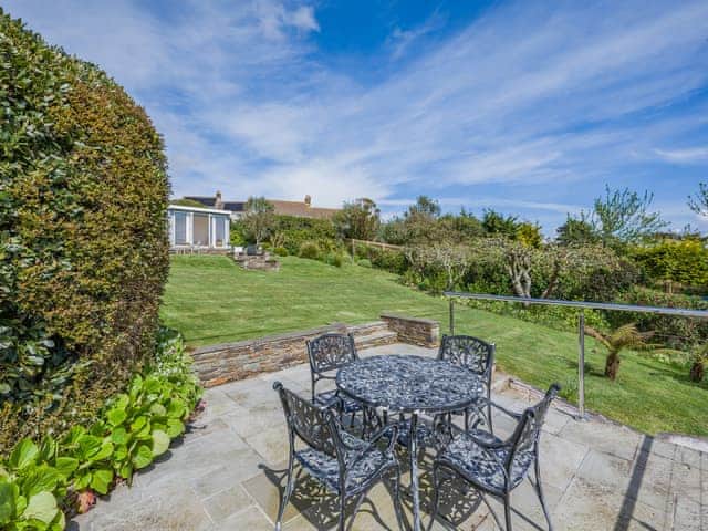 Sitting-out-area | Highlands, St Mawes