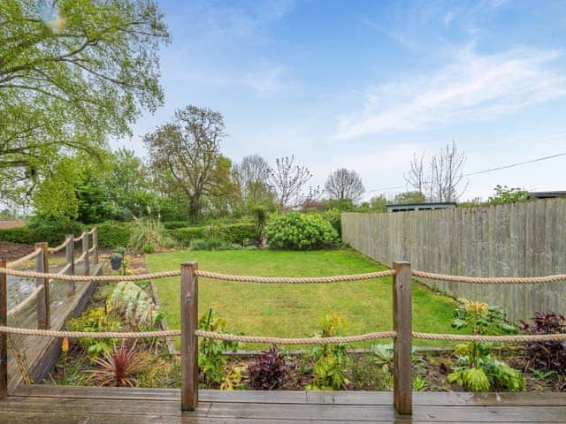Garden | Willow Lodge 1 - Willow Lodges, Taunton