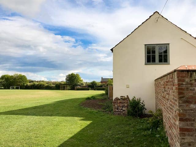 Exterior | Garden Cottage, Tetford, near Horncastle