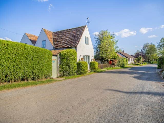 Exterior | Garden Cottage, Tetford, near Horncastle