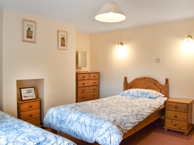 Twin bedroom | Oak Cottage - Newton House Farm, Sneaton, near Whitby