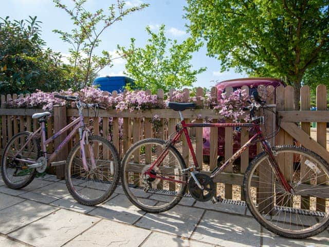 Outdoor | Forget Me Not French Roulotte, Worthing