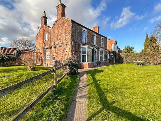 Exterior | Rose Cottage - The Chestnuts, Burgh Le Marsh, near Skegness