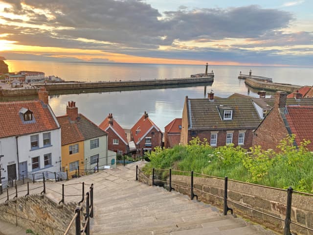 Surrounding area | Sullys House, Whitby