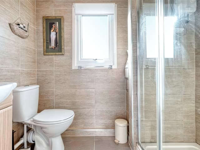 Bathroom | The Bee&rsquo;s Knees - Country Cottages Norfolk, Mundesley