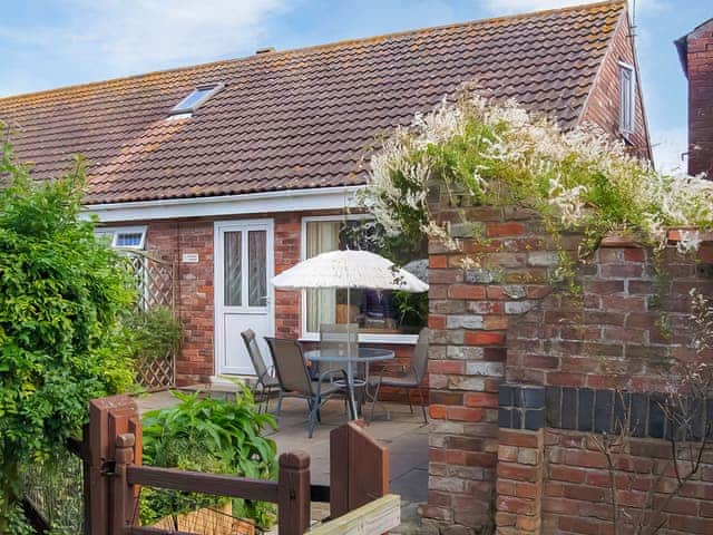 Exterior | Primrose Cottage - The Chestnuts, Burgh Le Marsh, near Skegness