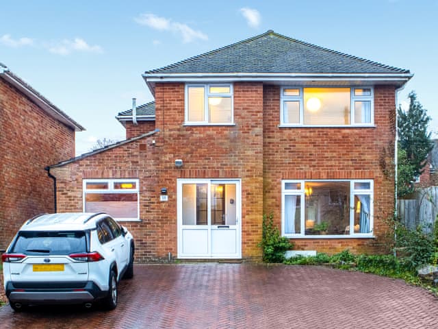 Exterior | Everest House, Salisbury, near Dorset