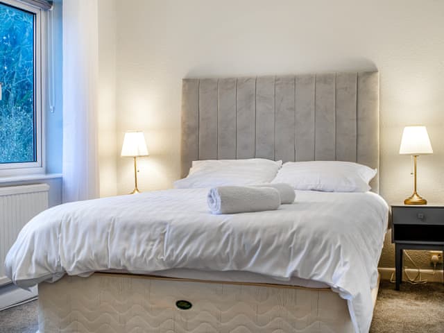 Double bedroom | Everest House, Salisbury, near Dorset