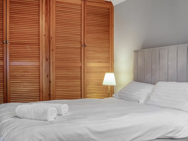 Double bedroom | Everest House, Salisbury, near Dorset