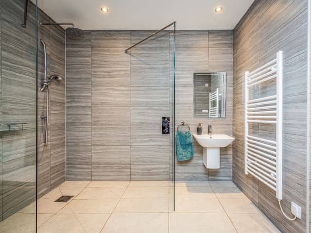 Bathroom | Sandpiper - Gibraltar Barns, Skegness