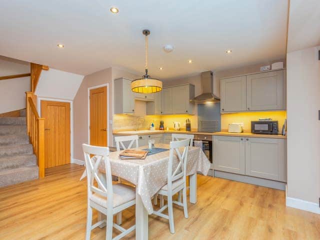 Kitchen/diner | Curlew - Gibralter Barns, Skegness