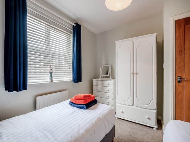 Twin bedroom | Tern Point, Beadnell, near Seahouses