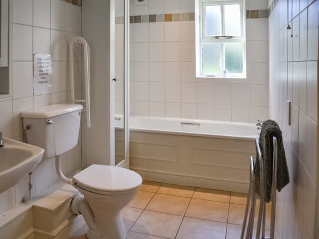 Bathroom | Lily Pad 1 - Lily Pad Cottages, Nassington, near Stamford