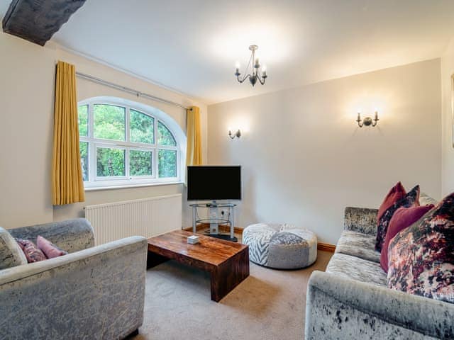 Living room | The Granary - Hopgrove Farm Cottages, York